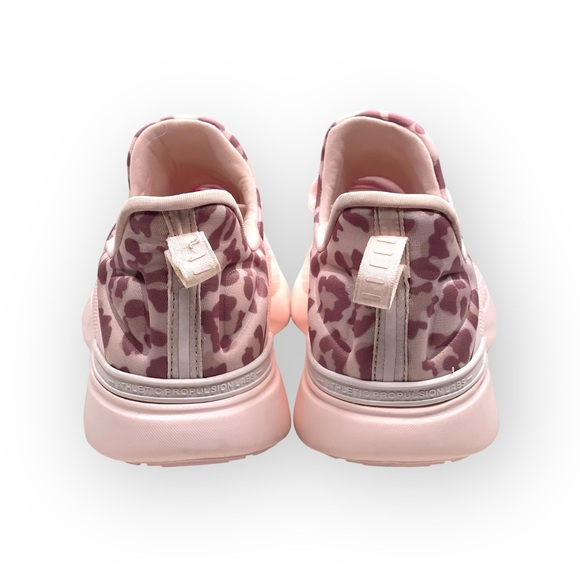 new APL 𖤐TechLoom Tracer Knit Running Shoes Sneakers 𖤐 Pink Leopard 𖤐 8.5M 𖤐 - Picture 4 of 16